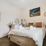 Bamboo Villa *